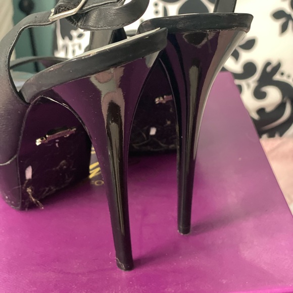 Size 8.5 Fergie stiletto platforms - Picture 4 of 6